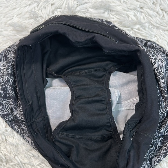 Lululemon Speed Up Short *2.5" Infinity Speed Up Short Alpine White Black - Picture 3 of 6